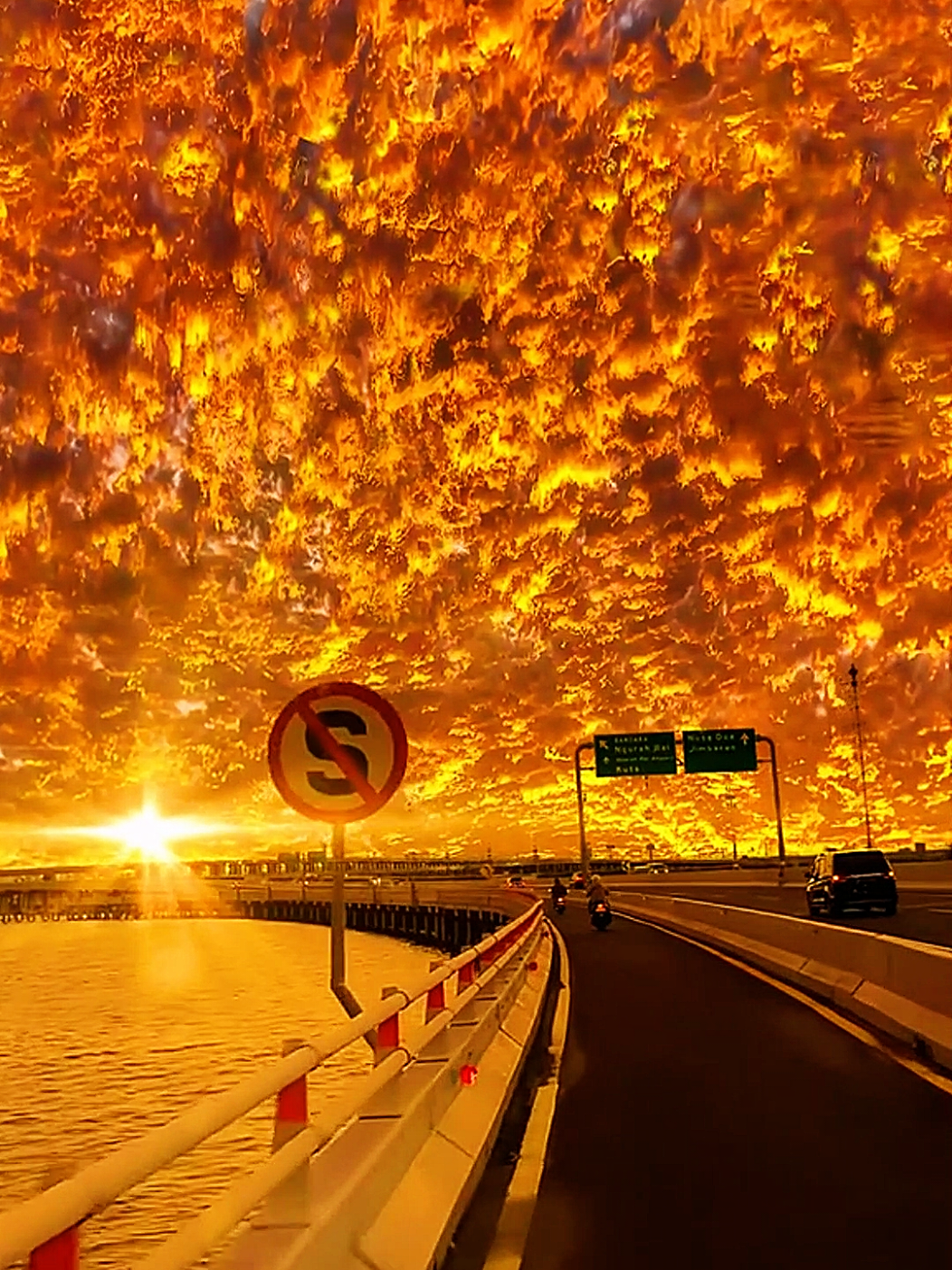 red fire on the sky #sunset  #clouds #beautifulsky #fyp #viral #capcut 