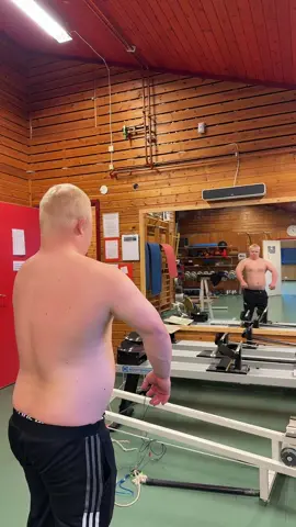 Önskas de video från detta pass?? 👑👑  #fritz #zlatan #dominanten #gym 
