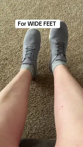 Barefoot shoes are super comfy, really affordable and great for wide feet! #barefoot #barefootshoes #widefeet #widefeetfriendly 