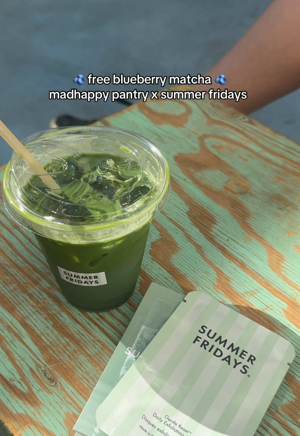 stopped by @madhappy pantry to get the gentle reset blueberry matcha to celebrate the launch of @Summer Fridays new gentle reset daily exfoliating pads 🍵🫐🫧  @Marianna Hewitt @Lauren Ireland #summerfridays #madhappy #popup #losangelespopup #summerfridayspopup 