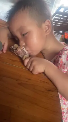 Sập cũng phải no bụng cái đã 🤣 #mukbang #ngủ #viral #fyp #funnyvideos 