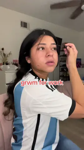 quick grwm (heavy on the quick) #grwm #workvibes #morningroutine 