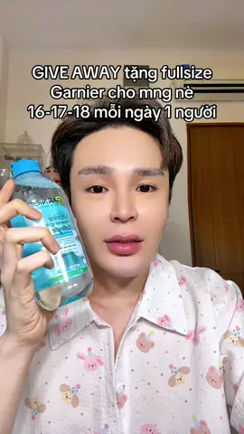 Ê garnier tặng quà cho mấy bà nè