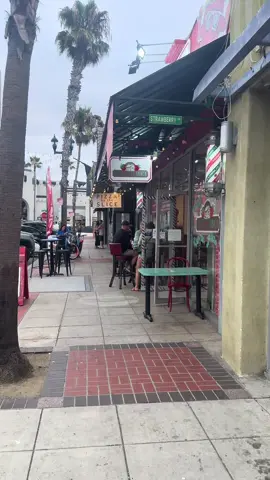 Need a sweet treat in @Oceanside, Ca  head to the strawberry shack