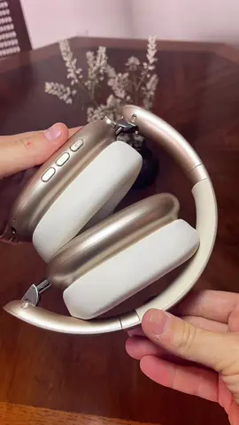So comfy! 🎧#headphones #headphonesrecommended #headphones🎧  #music #listening #bluetooth #bluetoothheadphones 