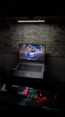 ใจรัวๆมาเลยย🖤💙#wallpapers4k #จัดโต๊ะคอม #โน๊ตบุ๊คเกมมิ่ง #setupgaming #setuplaptop #msi #coolkeyboard #tiktok 