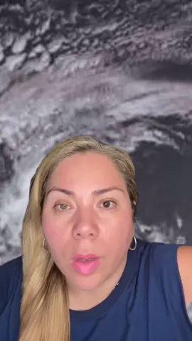 Erin se convirtió en huracán categoría 1, el primero de la temporada en el Atlántico. Avanza hacia el noreste del Caribe con riesgo de lluvias intensas, inundaciones y marejadas peligrosas. Autoridades piden estar atentos. ¿Estás preparado para esta temporada? 08/15/25 #HuracánErin #Clima #Caribe #huracan  #Majonews1 