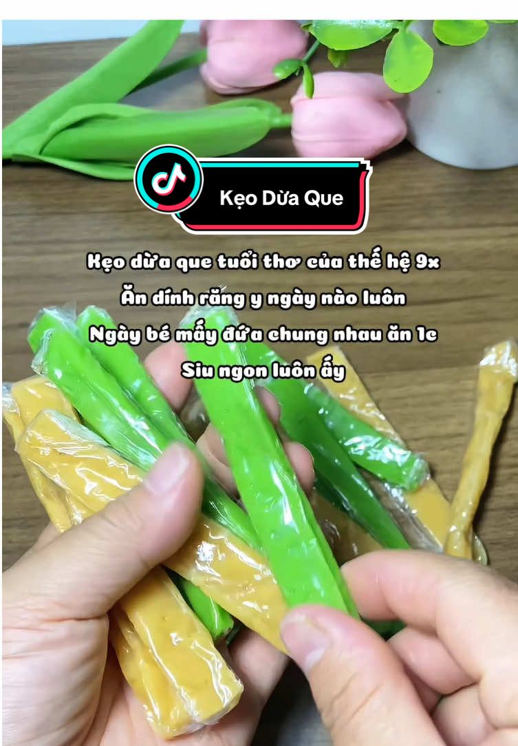 Kẹo dừa que tuổi thơ thơm ngọt nhẹ , dẻo ngon mà ăn vẫn dính răng như ngày nào luôn. #keoduabentre #keotuoitho #anvattuoitho #tiktokshop #xuhuong 