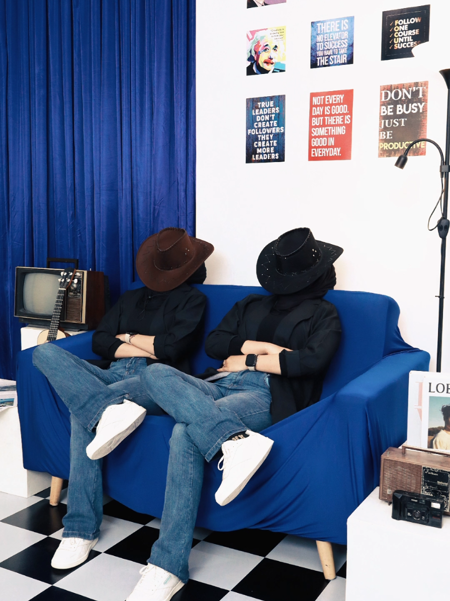 SELF FOTO SOFA BIRU DI CIKARANG SELATAN 💙💙🔥🔥 #pinaracselfphoto #sofabiru #selffotocikarang #studiofotocikarang 