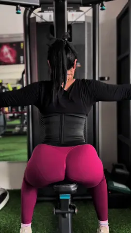 Jangan terlalu dipandang nanti nyaman#gymmotivation #gymmotivation #tiktoklive #livehighlights 
