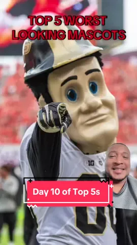 Day 10 of 25 What other mascots should be on this list?#collegefootballplayoff #collegefootball26 #michigan #top5 #greenscreenvideo 