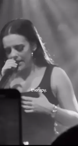 this song is therapy… #jessiemurph #howcouldyou #therapy #concert #2amthoughts 
