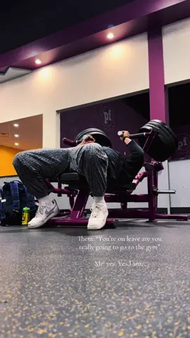 One dream. @WOLFpak @RYSE Supplements @The Vitamin Shoppe @Ziegler Monster @Helimix Co @TLFapparel @Rodney @Nathan Freihofer @YOUNGLA #tlf #fitnessmotivation #WolfPak #bodybuilding #tlfapparel 