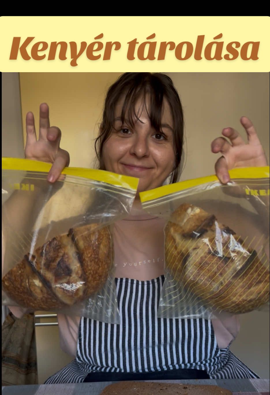 Ti hogy szoktátok a kenyeret tárolni? Írjátok meg kommentben!🥰🥰 . #Kovász #kovasz #kovászoskenyér #kovásznulláról #sourdoughstarter #sourdough #sourdoughbread 
