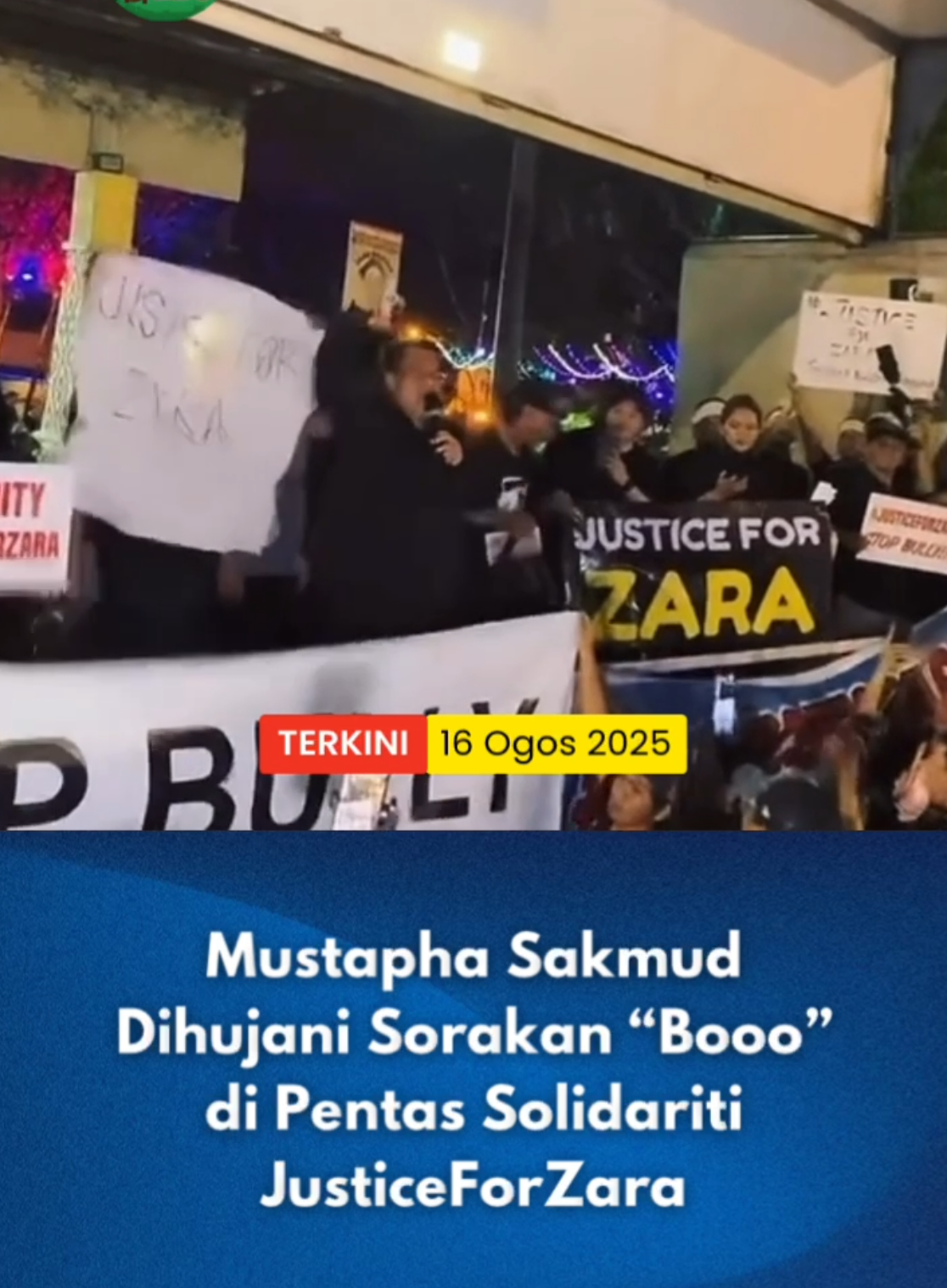 🔴 Sebuah video tular menunjukkan Timbalan Menteri Pendidikan Tinggi, Mustapha Sakmud, diejek dengan sorakan “booo” ketika berada di pentas program Solidariti JusticeForZara di Padang Merdeka semalam.  Suasana bertukar tegang apabila orang ramai melaungkan ejekan berulang kali sehingga menenggelamkan ucapannya. Kejadian ini mencerminkan kemarahan rakyat yang masih tercetus berhubung kes kematian tragis Zara Qairina. #SepanggarInfo