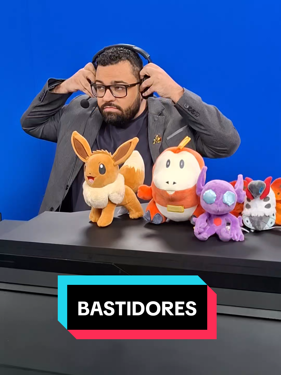 Já imaginou como é um dia por trás das câmeras em um Campeonato Oficial de Pokémon GO? Entre preparação, tecnologia e MUITA energia, cada detalhe faz diferença antes da live começar! ⚡🎙️ 👉 E aí, você curte mais ver a batalha na tela ou os bastidores que ninguém mostra? #pokemongo #pokemon #pokemongobrasil #PokemonWorlds #caster