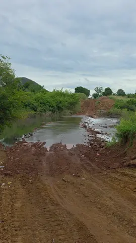 សាកល្បងជើងដំបូង អេម