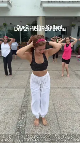 Retiro Kailani : iniciando el día con toda la actitud adtitud hoy toca temazcal y niñitos santos ya emocionados bendiciones playa platanitos #soundhealing #retiroespiritual #puertovallarta #temazcal #musicamedicina