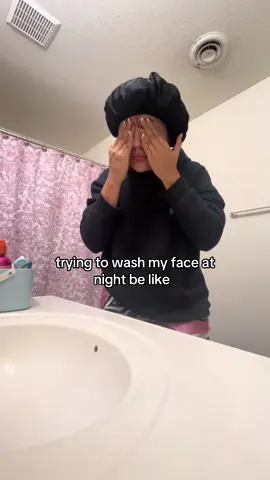 i swear i was rubbing a makeup remover balm 😭#nighttimeskincare #scarytiktoks #skincare#scarysounds #makeup 