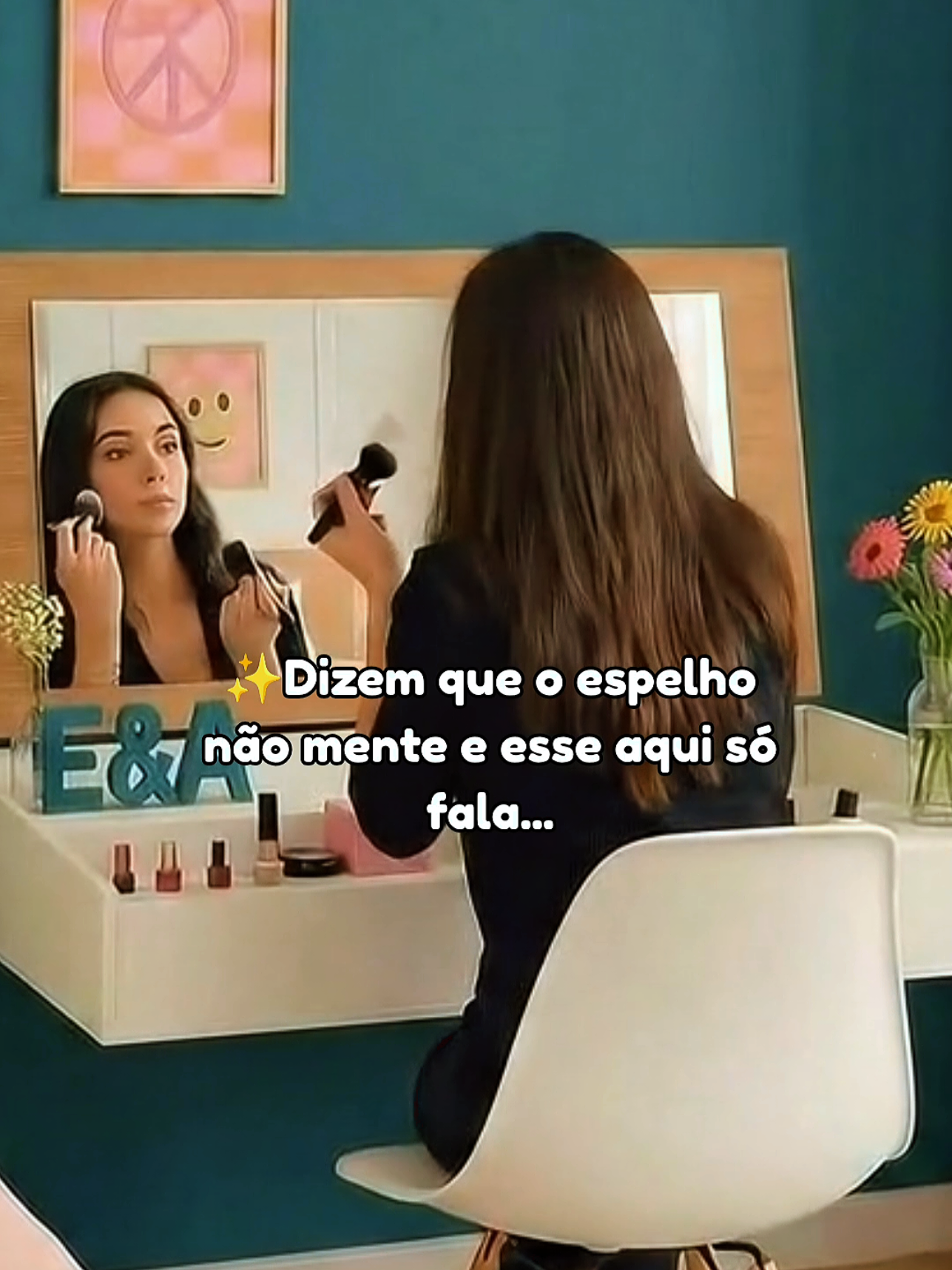 💄 Um cantinho desses é o verdadeiro filtro de autoestima! A Penteadeira Suspensa 70cm com Espelho camarim é linda, prática e perfeita pra se arrumar todos os dias sem bagunça. ✨ Moderna, funcional e com preço de achadinho: só R$99! ⬇️ Link fixado nos comentários pra garantir a sua! Corre lá e se mime mulher! 💖 #achadinhosshopee #achadinhos  #penteadeira #acheinashopee #beleza 
