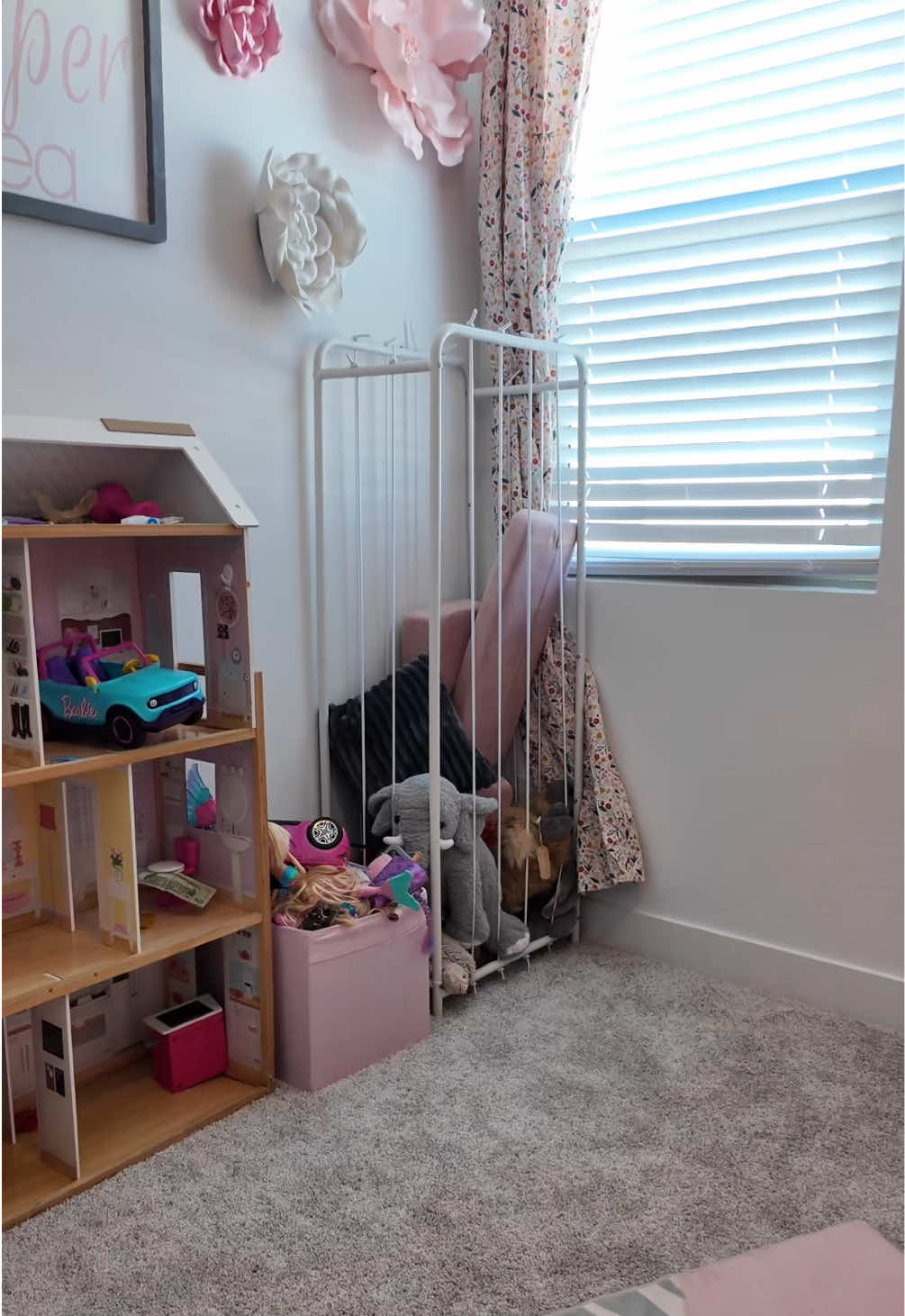 Stuffed animal holder #stuffedanimalholder #toyorganizer #toyorganization #organizerideas #toystorage 