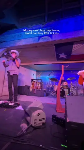 Alexandria, we’re almost there! We're just a few days out from 3 unforgettable nights at The Birchmere — August 19, 20 & 21, with special guest @henryconlonmusic. Can’t wait to share some songs, stories, and plenty of Texas spirit with y’all. 🎟️ Grab your tickets now: robertearlkeen.com/tour #robertearlkeen #thebirchmere #AlexandriaVA
