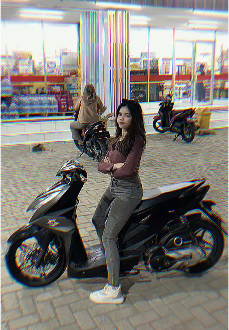 Betina racing dngn mainan kuda besinya🖤😋  #CapCut #4u #flfl #foryou #trend #fypage #fypp #xyzabc #xybca #fyp #beatdelux #beatdeluxe2020 #beatdeluxemodifikasi #beatdeluxeindonesia #beatdeluxezone #beat #beatdeluxeproper #ngabers 