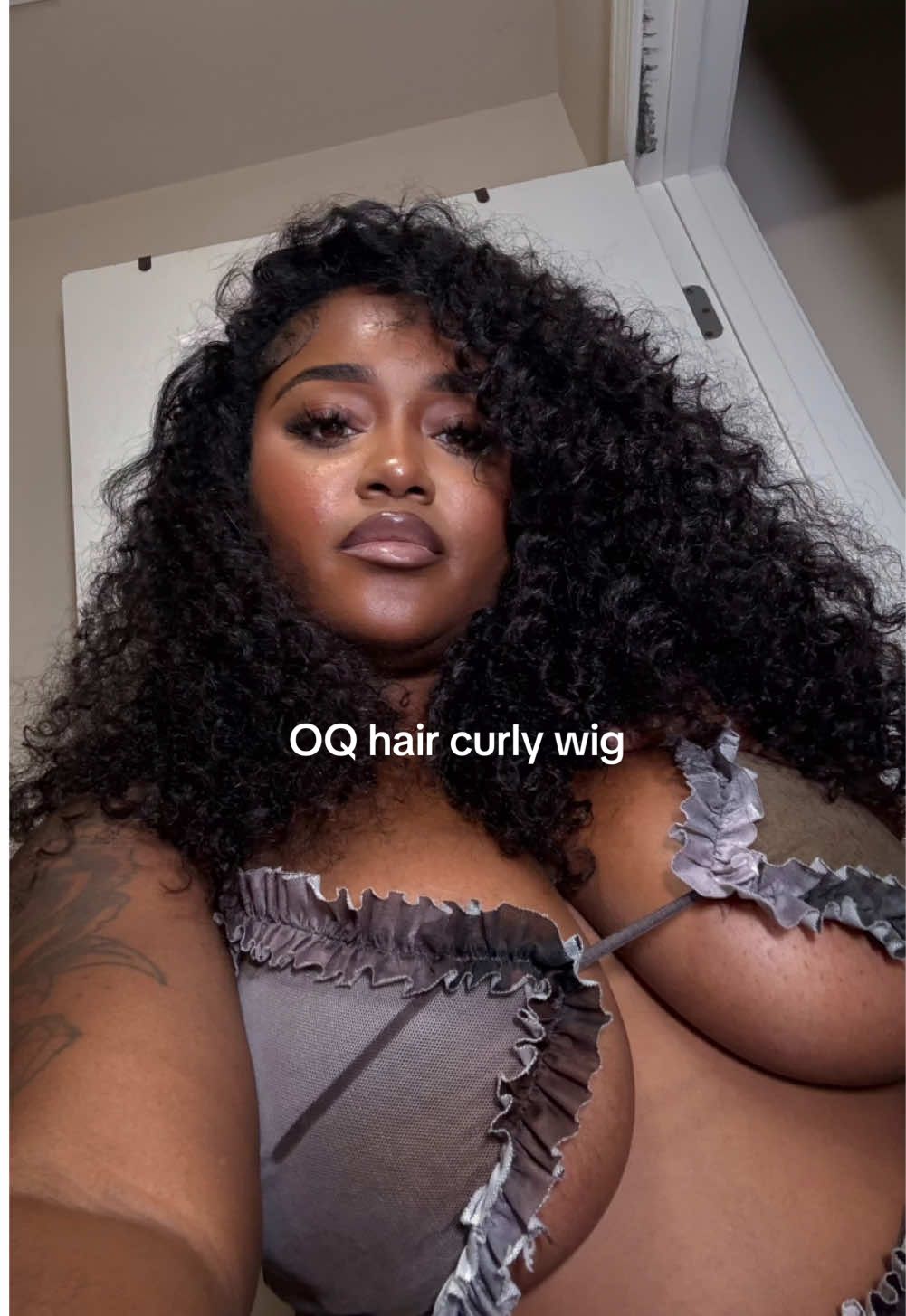 quick, easy, and convenient! not to mention this half wig looks super natural i love it real bad 🥰 @oqhairshop @OQHAIR  #curlyflipover #curlywig #halfwig #curlyhair 
