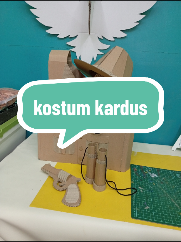 Kostum kardus, kalian pake apa guys buat karnaval besok? #kostumkardus #buatsendirimainanmu #jualkostumkardus #kerajinankardus #mainankardus 