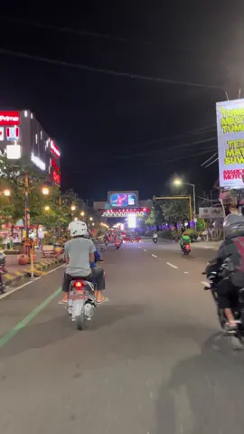 Bagiku madiun identik dengan kata “Pulang”. #nightvibes #madiun24jam 
