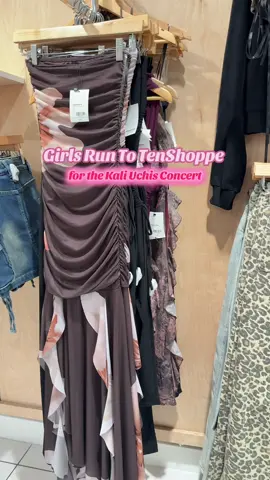 they have the cutest dresses, corsets and skirts!! 💝 @Tenshoppe LA  #kaliuchistour #kaliuchis #kaliuchisoutfit #OOTD #tenshoppe 