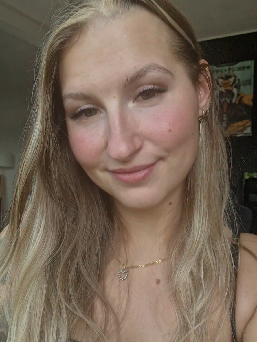 Etre si belle avec, et si moche sans. #cils #extensionsdecils 