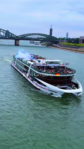 #creatorsearchinsights #fyp #viral #boatparty #cologne 