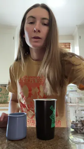 Come with me to make an iced latte before going into the classroom 