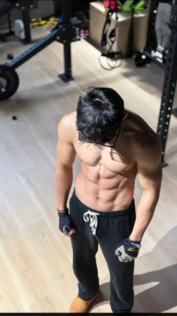 make it to the morning>>> #homeworkout #gymrat #physique #body #fyp 