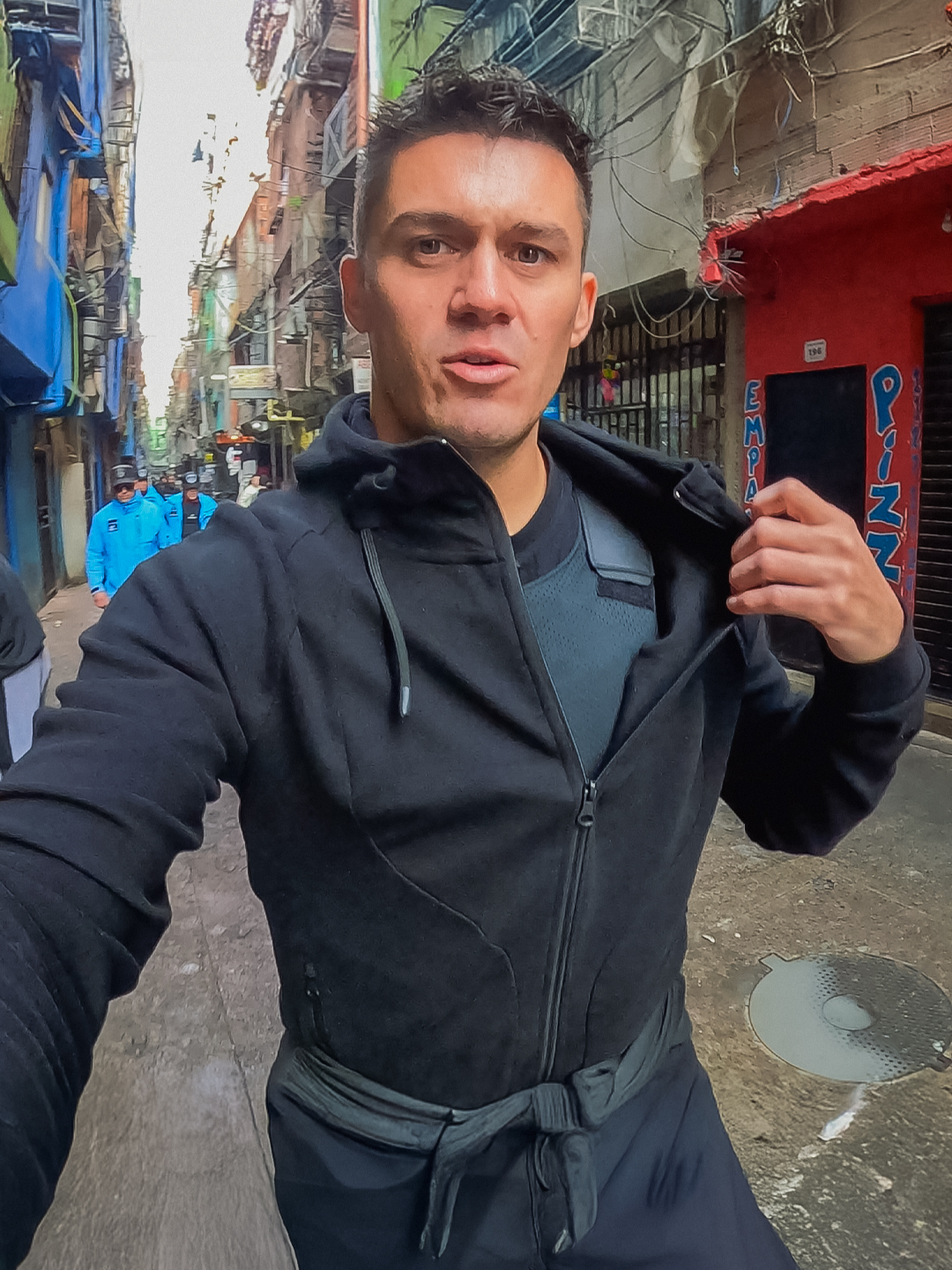 Outfit para entrar a la VILLA 31 😳 #zazzaelitaliano #argentina #villa31