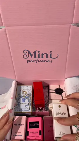 Packing #perfumes #perfumecollection #parfum #perfumetiktok #parfumviral 