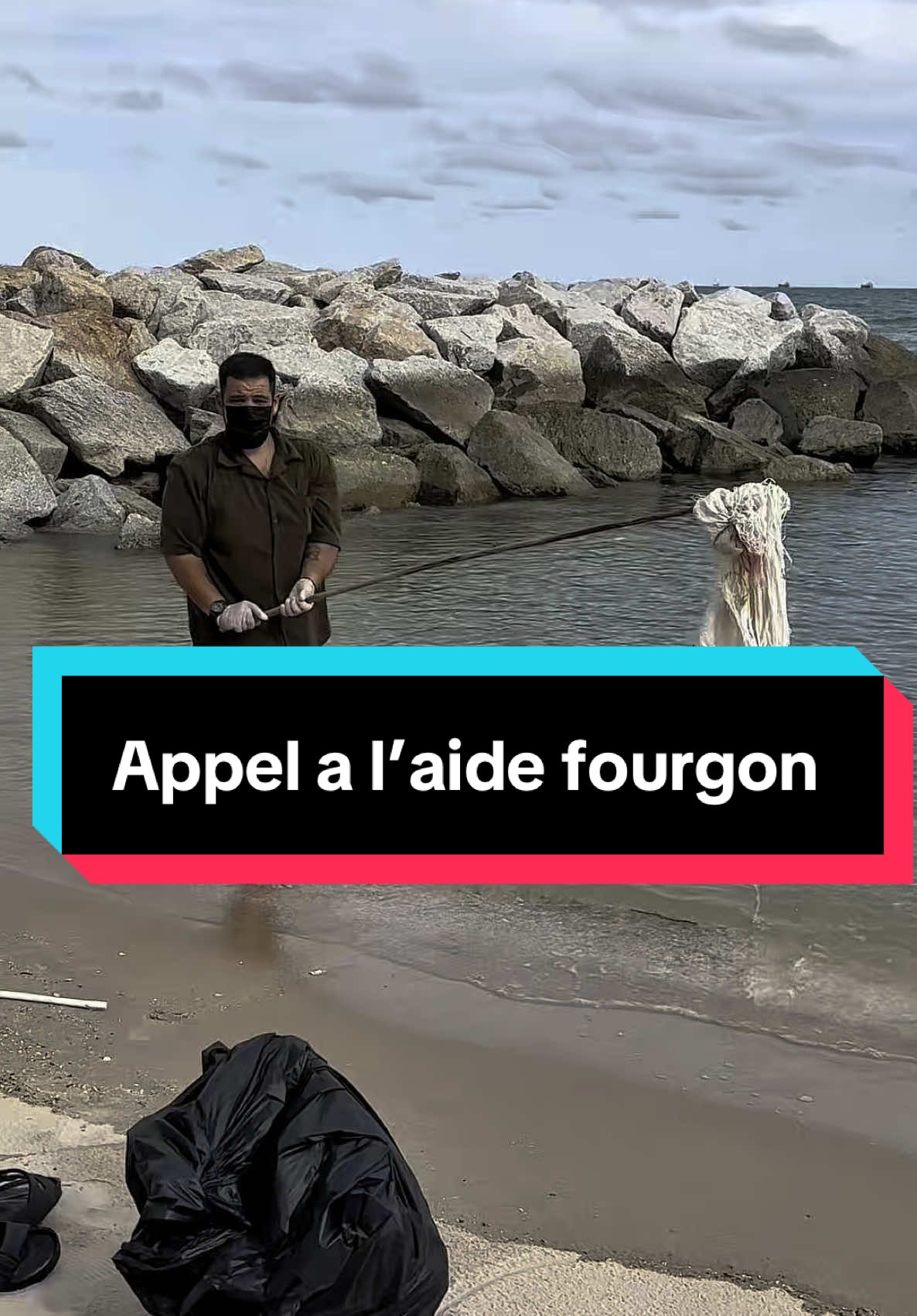 Appel à l’aide Fourgon aménagé 🚨 Salut, c’est Hugo et Nono 👋 On ramasse des déchets depuis plusieurs années pour protéger la nature et les animaux 🐢🌿. Aujourd’hui, on se lance dans le Grand Déch’Tour, le plus grand tour de France du ramassage de déchets ! 📅 Dates : 14 septembre – 14 novembre (2 mois) 🎯 Objectif : traverser toute la France, nettoyer, sensibiliser et partager notre aventure avec notre communauté de plus de 120 000 abonnés sur TikTok et Instagram. ⚠️ Notre problème : nous n’avons pas de fourgon aménagé pour transporter le matériel, les déchets collectés et pour vivre sur la route. On lance donc un appel à l’aide pour : Particuliers possédant un fourgon ou van aménagé pouvant être prêté Entreprises de location de  véhicules Marques ou constructeurs de vans/fourgons. ✅ Ce qu’on cherche : Un véhicule disponible pendant 2 mois (14 sept – 14 nov),Avec un espace pour dormir et transporter le matériel Et en échange : visibilité sur nos réseaux sociaux, vidéos dédiées, mentions et relais médiatiques. 💡 Pourquoi nous aider ? Parce que ce projet est humain, écologique et suivi par des milliers de personnes chaque jour. Votre fourgon ou van sera mis en avant dans toutes nos vidéos et deviendra le symbole d’une action concrète pour la planète 🌍💚#ecologie #zerodechet #nature #environment #animaux #pollution #ecoresponsable #zerowaste 