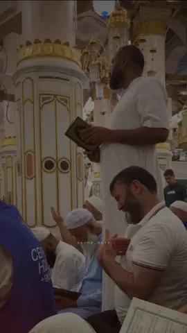 میرے سب عزیز چھوٹے سبھی یار بھی تو روٹھے کہیں تم نہ روٹھ جانا مدنی مدنیے والےﷺ . . . . . . . . . #jummamubarak #foryou #foryoupagе  #eidmiladunnabi #madina