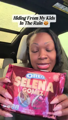Tasted and Rated Selena Gomez Cookies! limited Edition Oreos 