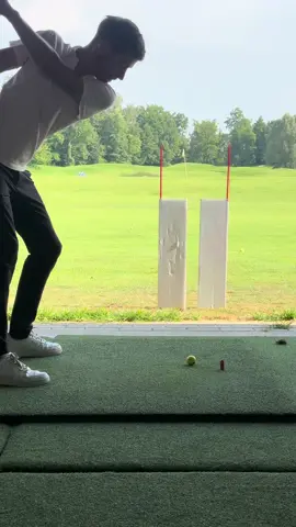 Un bon petit jeu pour travailler la sortie de balle, la gestion de la face  de club et du contact va être primordial pour le réussir🔥⛳️#golftips #golftiktok #golf 