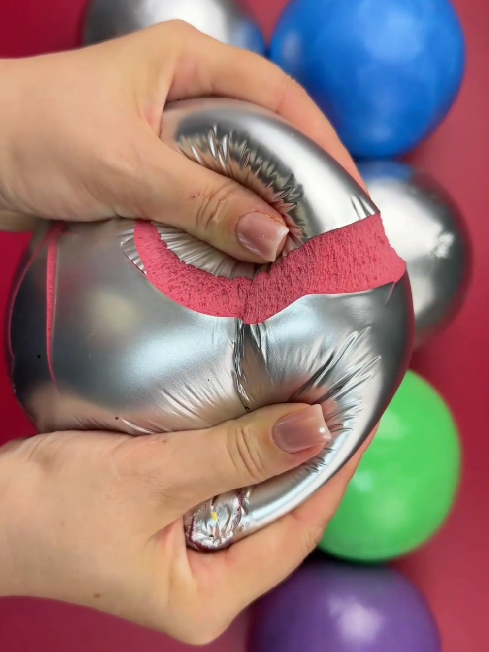 Cracking light plasticine 🩶💚 #ASMR #asmrtiktoks #satisfyingvideo asmr bomba slime #asmrsounds #asmrvideo 