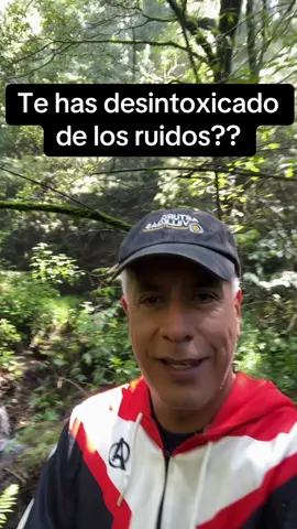Es bueno, desintoxicarse de muchas cosas y una de ellas es el ruido La ciudades tienen un exceso de ruido que no permite que muchas veces encontremos un silencio y una paz  Y en la naturaleza es una maravillosa oportunidad, pero cuando hay agua, cayendo como en una cascada, dicen que hasta calma y relaja  #felicidad #naturaleza #Hiking #bienestar 