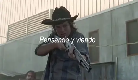 PORFA YA VUELVE CONMIGO, PERO NO COMO AMIGOS, COMO LA ÚLTIMA VEZ😭. #thewalkingdead #carlgrimes #tiktokponmeenparati #quierosalirenparatiii #fyp 