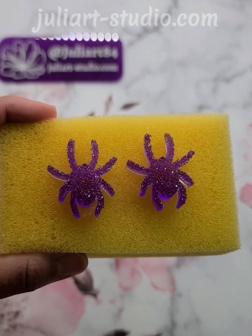 The only kind of spider I am not scared of 😁  . Druzy Spider Earrings Silicone Mold on my website juliart-studio.com under Jewelry Molds Collection. . #resinart  #druzy  #handmadejwellery #resinmolds #resinpouring 