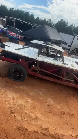 We have not had a good SSSN, we hit the wall pretty hard early on in our qualifier Thursday night, the crew thrashed all day to get it ready to roll for the B-Main last night & the brakes went out when we rolled onto the track, we finished 12th. We will run a non-qualifying feature tonight! #dirttrack #racing #streetstocknationals #fyp 
