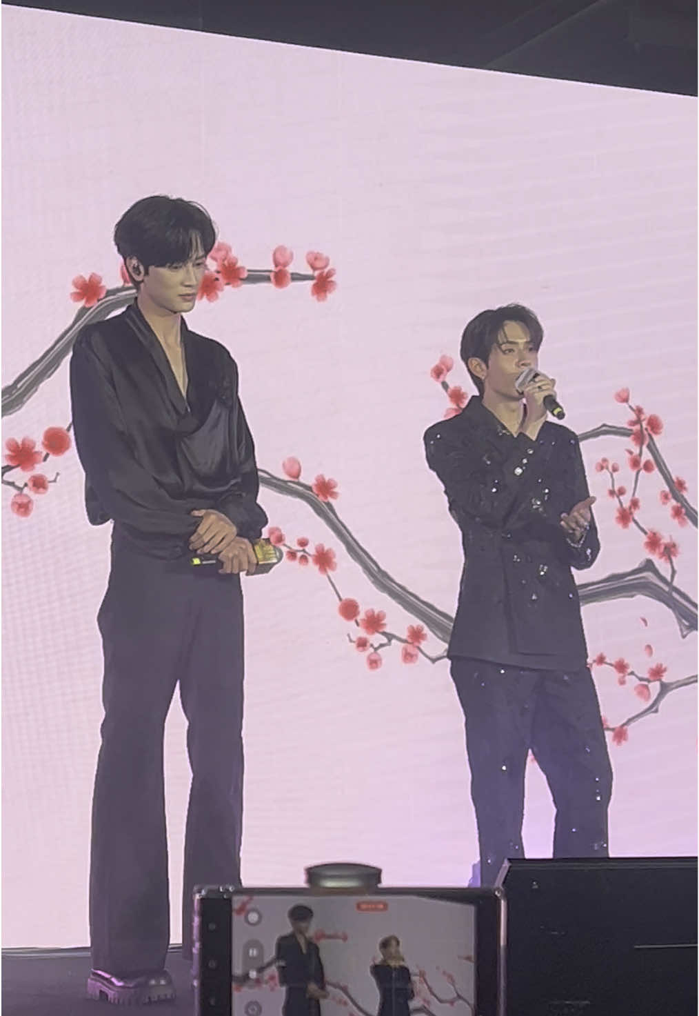 Their voices are so beautiful 🥹💙🤍 #เปลวเพลิงคู่ #双生焰 #林砚 #JamesSu #GaoMinRui #高旻睿 #เจมส์ศุ 