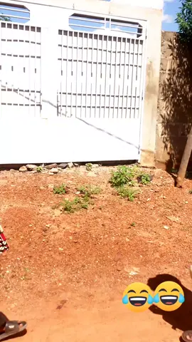 Nabi et son père aya partage 😂😂🤣😂🤣🤣. 