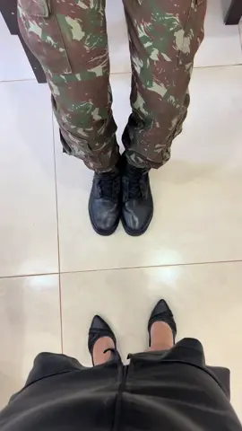 Não pude deixar de postar com meu militar, opss 🇧🇷👫🏻🫡 #casal #casalmilitar #exercitobrasileiro🇧🇷 #trend #fy 