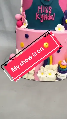 Shhh my show is on 😋 #msrachel #msrachelforthewin #cakedecorating #creatorsearchinsights 